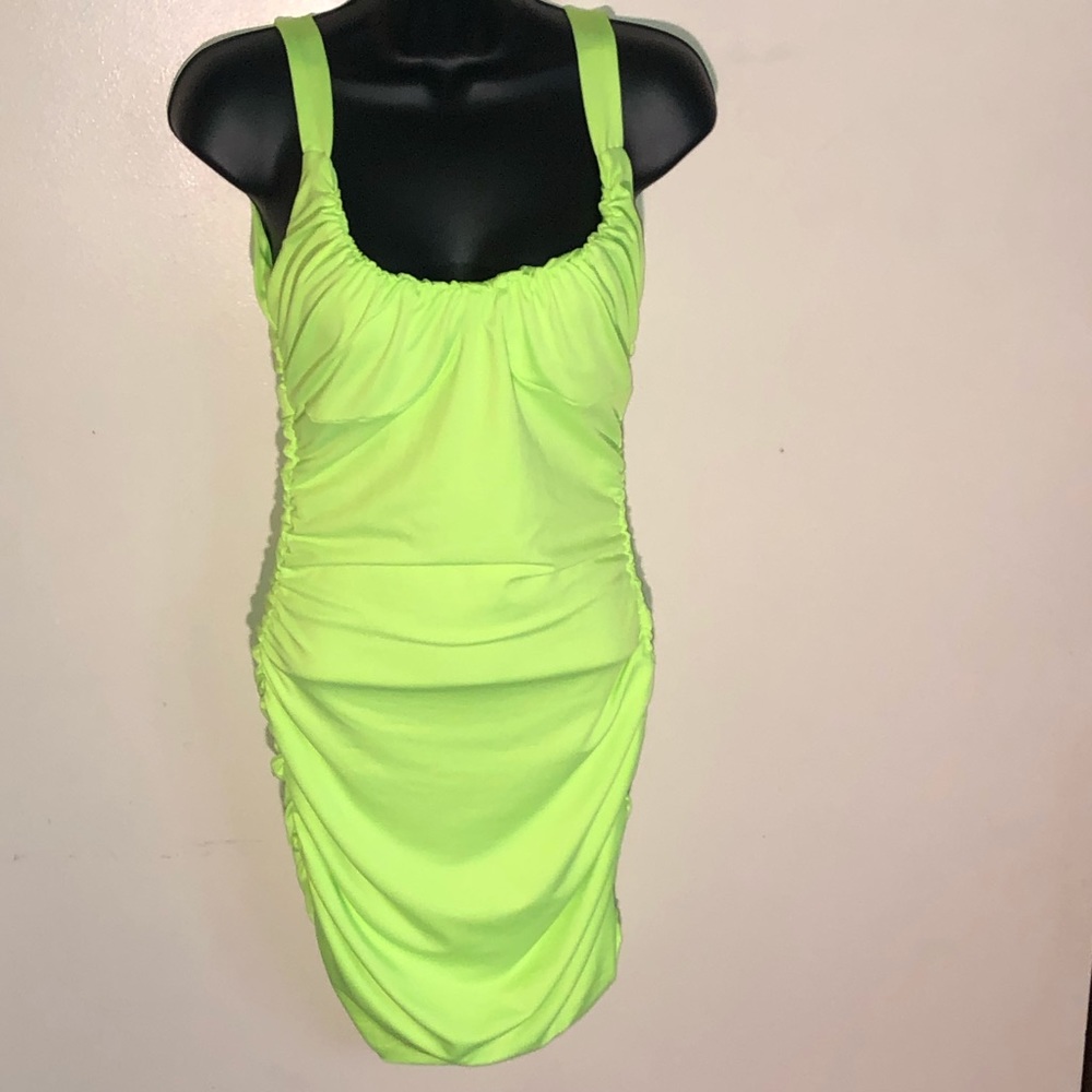 🛍Neon Green Ruched Dress - Picture 2 of 5